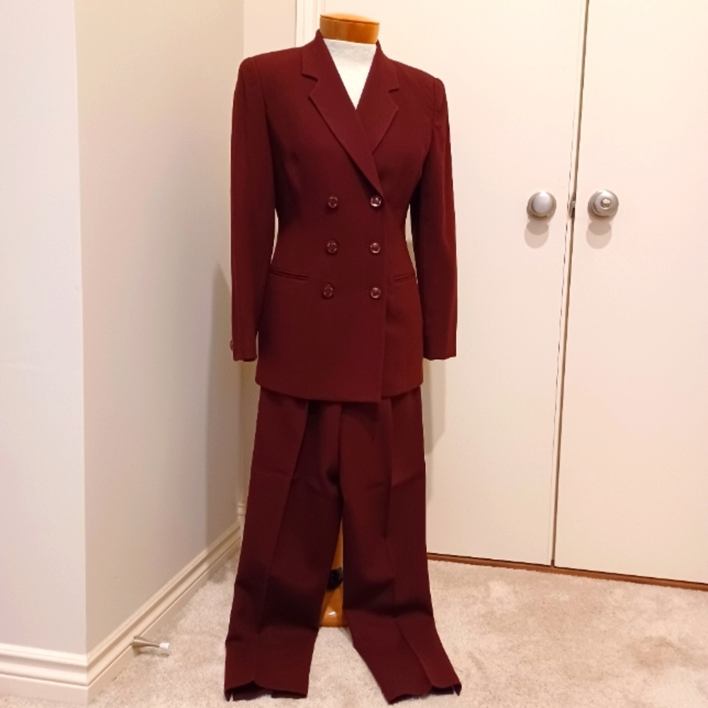 Jones New York Ladies Burgundy Double-Breasted Suit sz 4